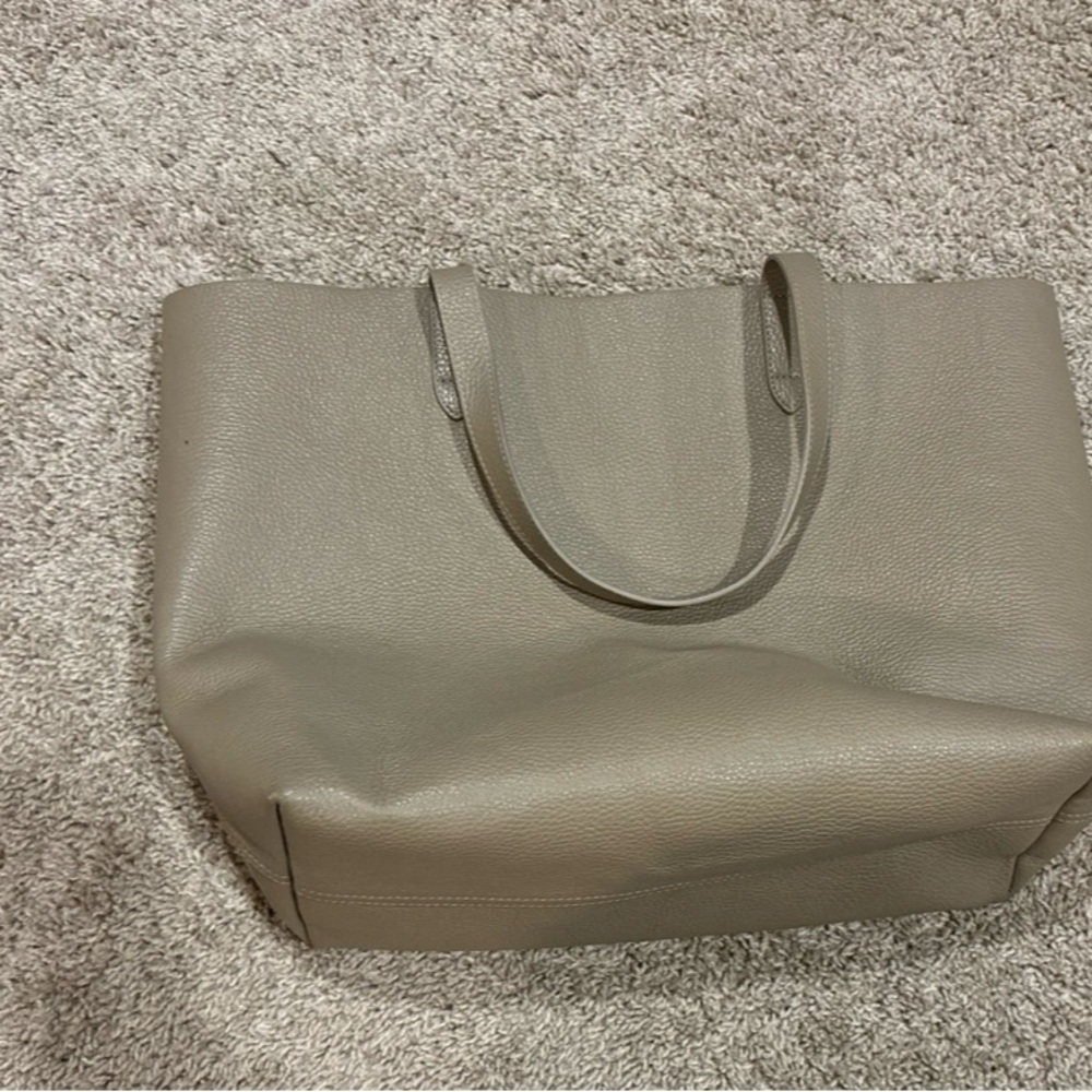 Cuyana Tote